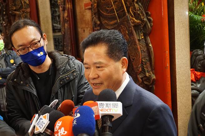 镇澜宫副董事长郑铭坤表示，私自制作盗版帽是违法行为，对妈祖不尊重。（王文吉摄）