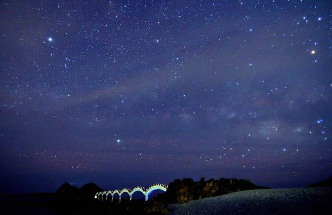 2021.3.24　台東縣：▲台東少光害，抬頭就可以仰望滿天星斗，縣府邀民眾參加「台東最美星空音樂會」。（莊哲權攝）