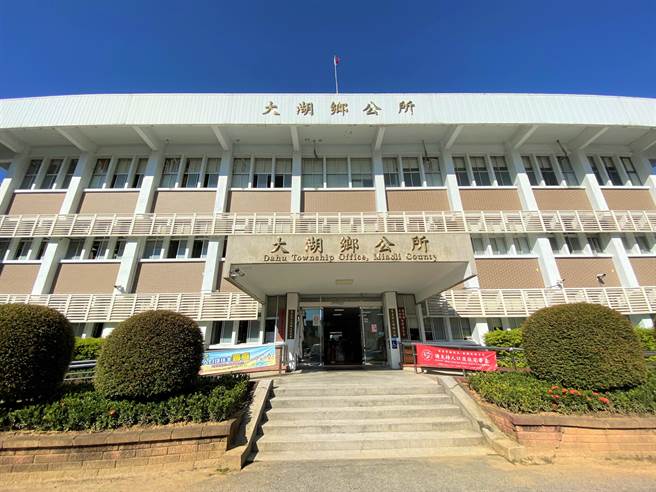 苗栗縣大湖鄉公所被評為「危樓」，縣府協助向內政部爭取原地重建。（巫靜婷攝）