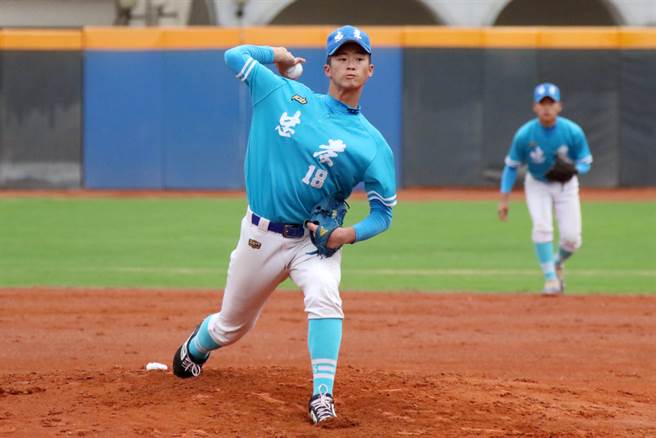 高市忠孝宋柏翰6局好投又猛打赏。（学生棒联提供）