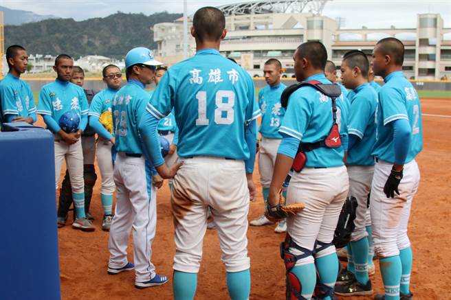 忠孝内战扳倒前金。（学生棒联提供）