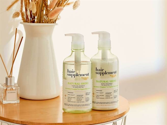 乳木果萃取胺基酸洗髮精、护髮乳使用后可滋润秀髮却不黏腻。（图／品牌提供）