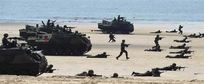 台海会爆发战争？美军现役上将预言北京攻台时间。图为汉光演习国军反登陆操练。（图／中时资料照）