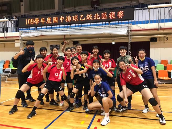 建国国中蝉联体育班绩效访视优良学校，图为109学年度国中排球乙级北区复赛。（校方提供／蔡依珍桃园传真）