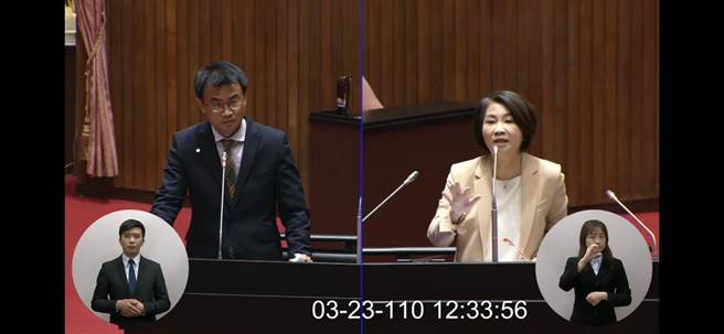 旱象傷農，農委會主委陳吉仲(左)允諾立委周春米，將至屏東視察災情。(翻攝畫面)