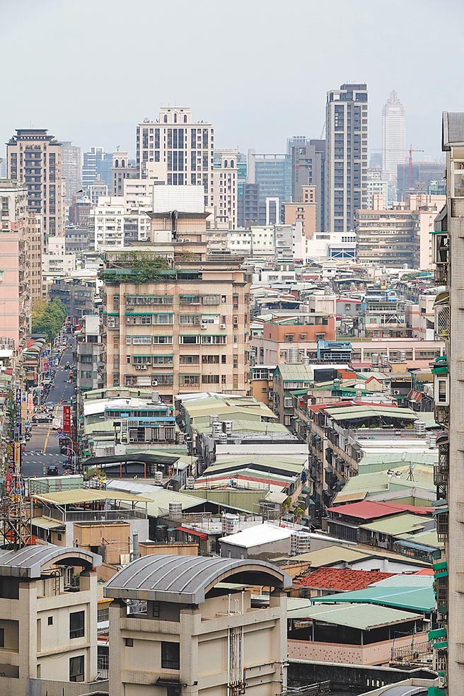 财政部今日将在立法院财政委员进行房地合一税专案报告，预期焦点将关注「溯及既往」、「适用范围」与「日出条款」。（本报资料照片）