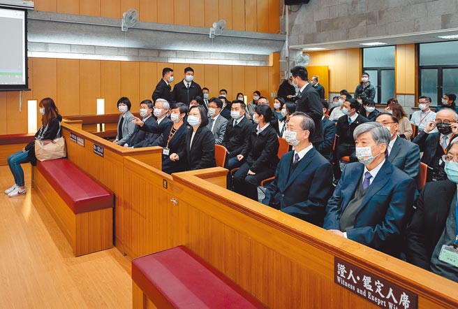 蔡英文總統（前排左五）23日出席「國民法官模擬法庭」。（總統府提供）