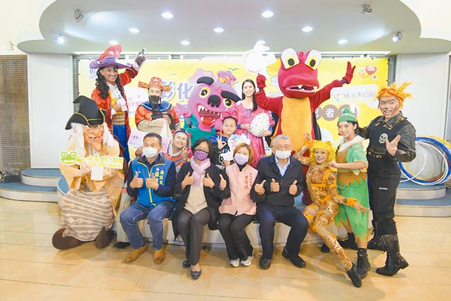 庆祝儿童节，彰化县政府找来六大优质儿童剧团，带来8场次经典儿童剧演出，巡迴全县8大生活圈，要让孩子们一整个月都有好戏可欣赏。（谢琼云摄）