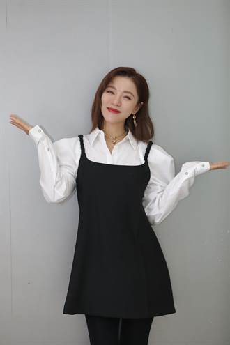 丁噹一年沒來臺 租屋處漏水沙發衣服全發黴