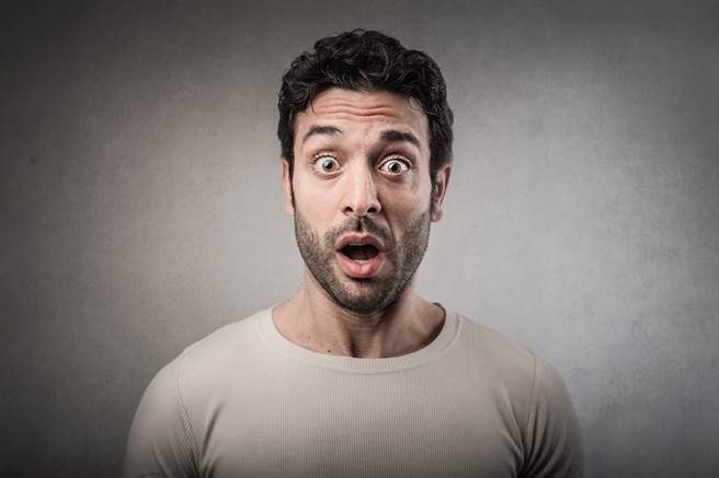 原来该男网友一时口快，把「腿库」说成「脱裤」，阿姨急忙澄清「我是嘎你贡腿库，舍咪脱裤啦，欧白贡」。（示意图/Shutterstock提供）