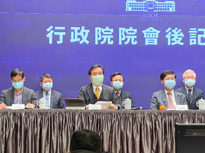 行政院会今通过劳工职灾保险法，未来4人以下微型公司纳入强制加保范围。（林缙明摄）