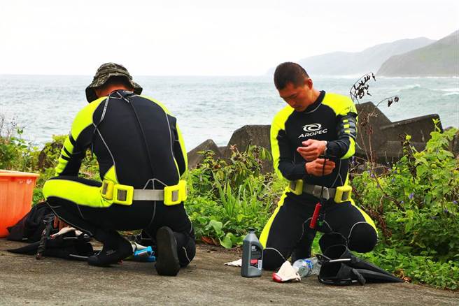 搜救第4天，军方计画进行水下搜救。（谢佳潾摄）