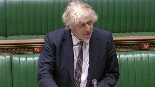 法国疫情严峻 新增3省封锁且恐遭英国限制入境。图为英国首相强生（Boris Johnson）。(图/路透)