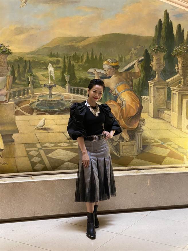 曾心梅鼓励詹雅雯好好面对。(图／许雅淳摄)