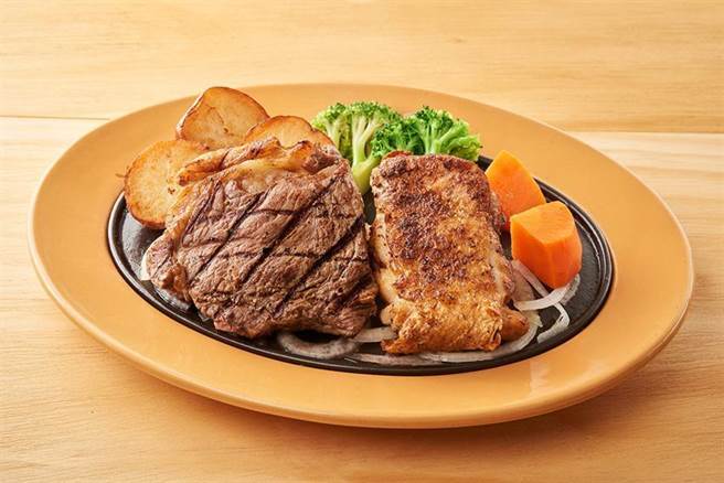  (抢4假连假商机，乐雅乐推出「安格斯纽约客牛排 & 香料鸡排双拼套餐」第二份半价活动促销。图／乐雅乐餐厅提供）
