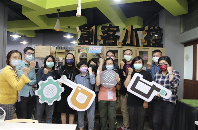 劳动部创客小栈办媒合会撮合企业与创客合作。（柯宗纬翻摄）