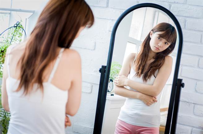 镜子的摆放在风水上很重要，千万不能随便摆放，犯禁忌恐怕会把好风水破坏殆尽。（示意图／shutterstock）