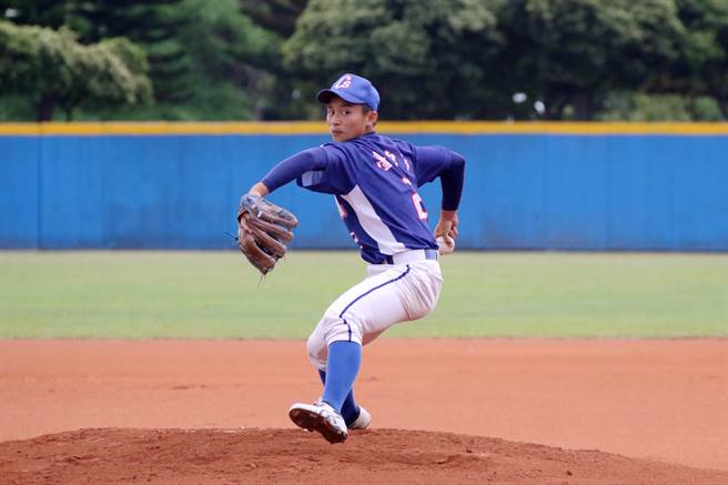 中市中山国二江庭毅5局强压阵。（学生棒联提供）