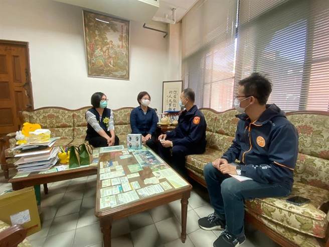 台南市警一分局偵查隊長李昆燁（右一）調任非刑事職務，台南市刑警幹部再少1人。（擷自台南市警一分局臉書粉絲頁／程炳璋台南傳真）