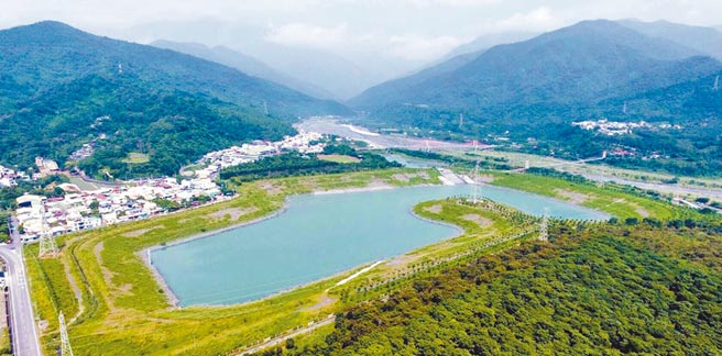 屏东大潮州人工湖对挹注地下水很有帮助，第一期工程50公顷至今已挹注了5000至7000万吨水源至地下含水层。（屏东县政府提供／潘建志屏东传真）
