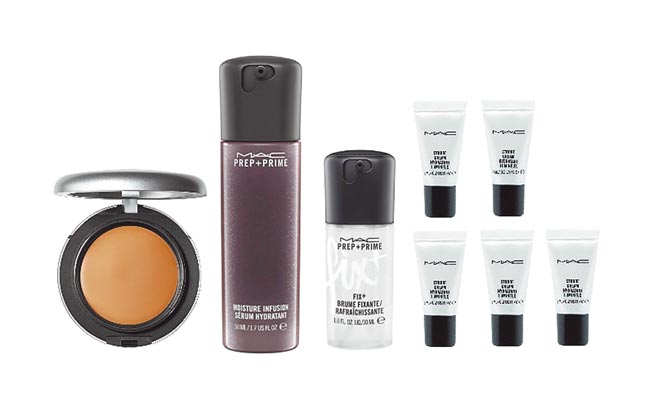 夢時代的M.A.C超持妝柔焦水粉餅組，原價4380元，優惠價3330元，限量10組。（夢時代提供）