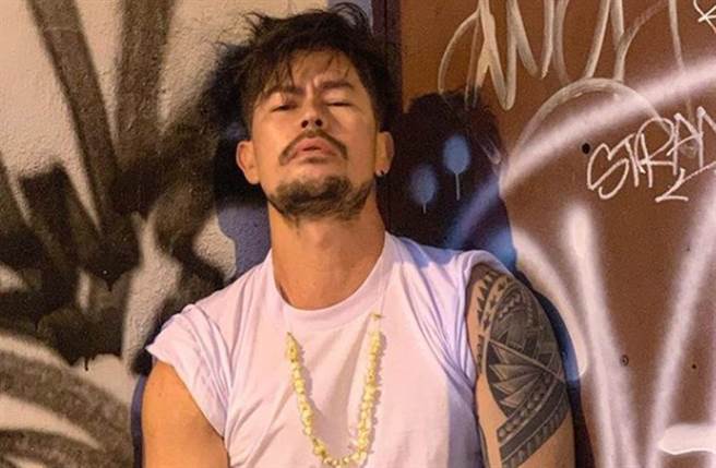 泰国男星Sarawut Martthong，近来传出被芬兰富婆开价300万泰铢包养。（图／aonsarawut_sky IG）