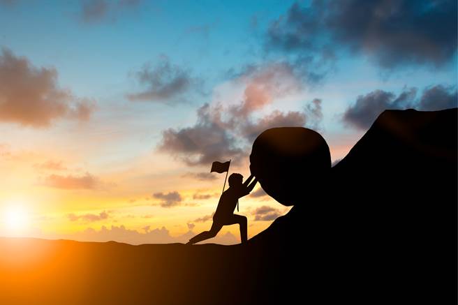 有些星座把吃苦当吃补，认为唯有努力才能成功，但有些则是一吃苦就觉得委屈。(示意图/达志影像)