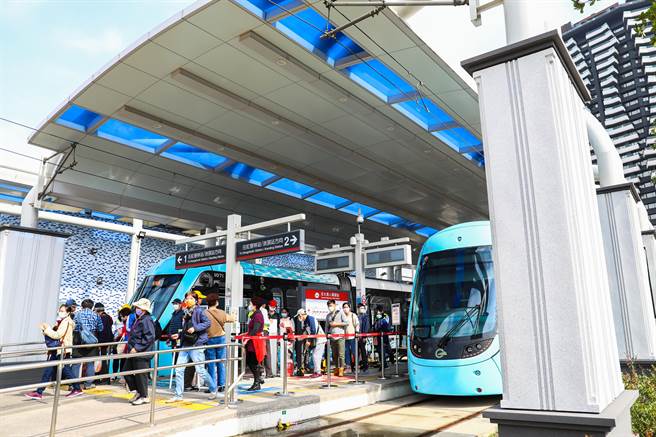 淡海輕軌香氛列車 兒童節連假開始飄香。（新北捷運公司提供／葉德正新北傳真）