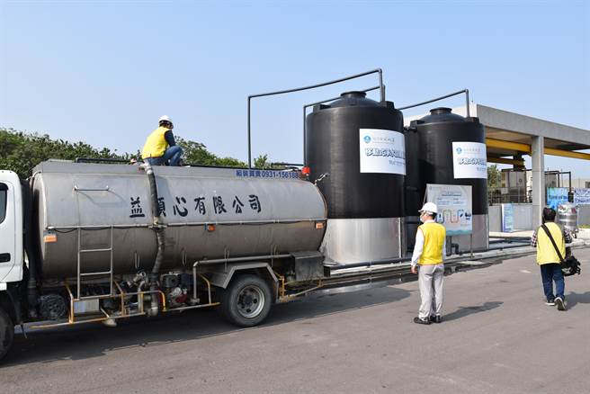 竹南頭份水資源回收中心新裝RO逆滲透過濾設施，每天可供應1500噸次級用水。（謝明俊攝）