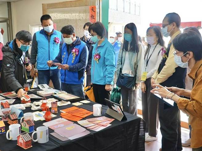 金门金湖数位机会中心的成立目标是乡亲学习迈向多元化。（金湖镇公所提供）