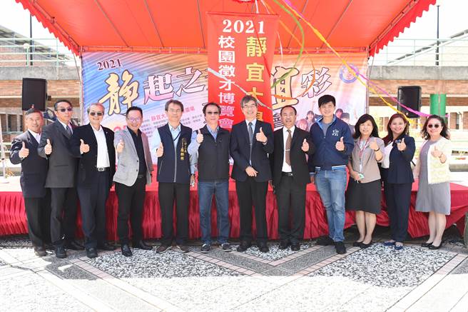 静宜大学校园徵才，国内外知名企业抢人才！（陈世宗摄）