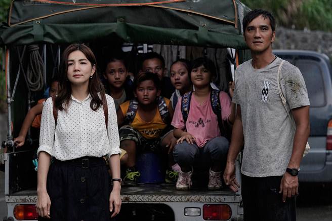 《听见歌 再唱》由陈嘉桦Ella和马志翔主演。（华纳兄弟电影提供）