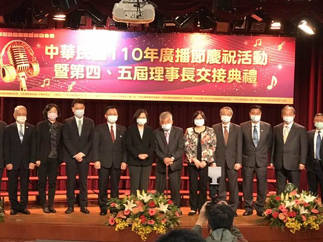 车上可能听不到广播   总统：我有点恐慌。曾薏苹摄