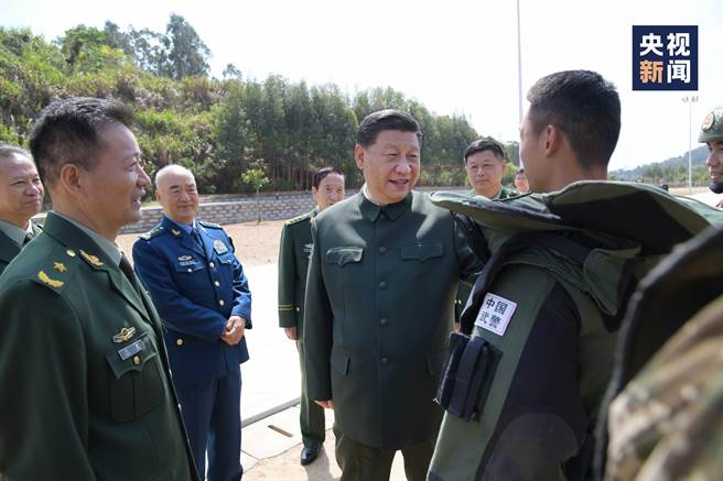 習近平於24日上午到福州武警第二機動總隊視察。取自央視新聞