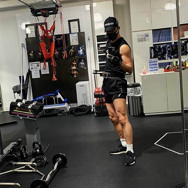 AKIRA自去年开始进行身体改造，锻炼身体增肌。（LDH提供）