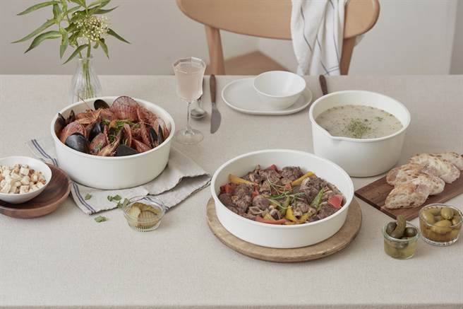 Modori純白鍋具組，產品到熱快速，可節省能源，也可堆疊收納，原價4998元，官網特價3998元。（Modori提供）