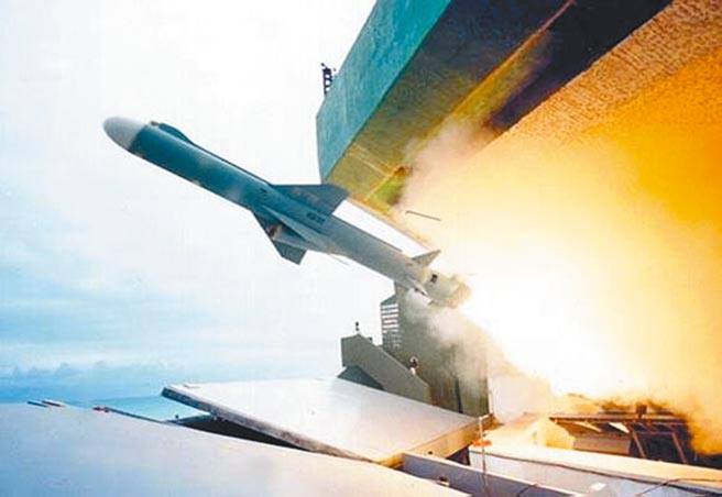 中科院副院长冷金绪昨在立法院首度表示，中科院研发中远程打击飞弹，目前可量产者是一种陆基型飞弹。图为雄风二型反舰飞弹。（摘自中科院网站）