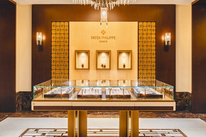 金生仪举办百达翡丽金鹰腕表特展，陈列藏家借展近40只珍藏，盛况难得一见。（金生仪提供）