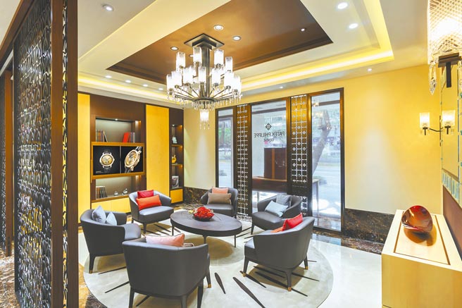 金生仪百达翡丽店横跨三个店面，装潢风格与全球百达翡丽形象概念店同步。（金生仪提供）