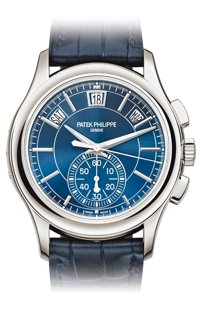 百达翡丽Ref.5905P年历计时码表，铂金表壳、蓝色表盘，255万3000元。（Patek Philippe提供）