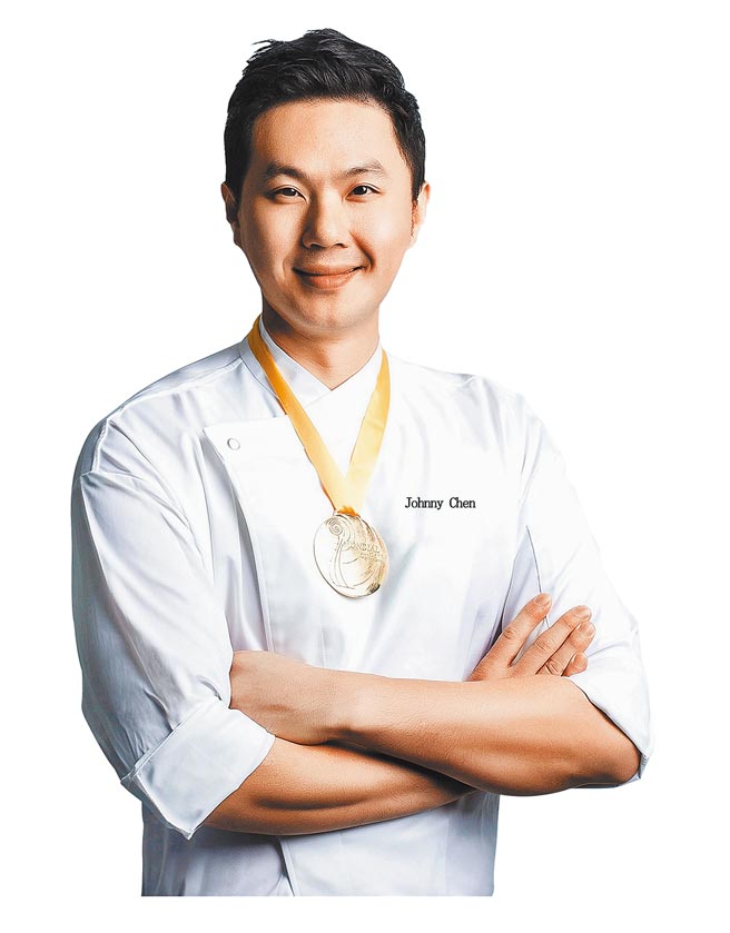 富味乡和世界麵包大赛冠军陈永信合作，打造「芝麻限定西点礼盒」。（富味乡提供）