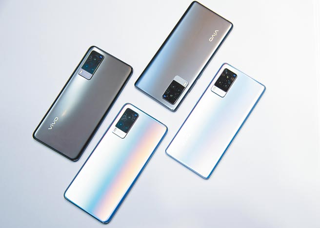 又见陆牌手机品牌在台发表新机，vivo带来全新vivo X60系列新机，定价1万8990元起，28日前预购即享各式好礼。（vivo提供）