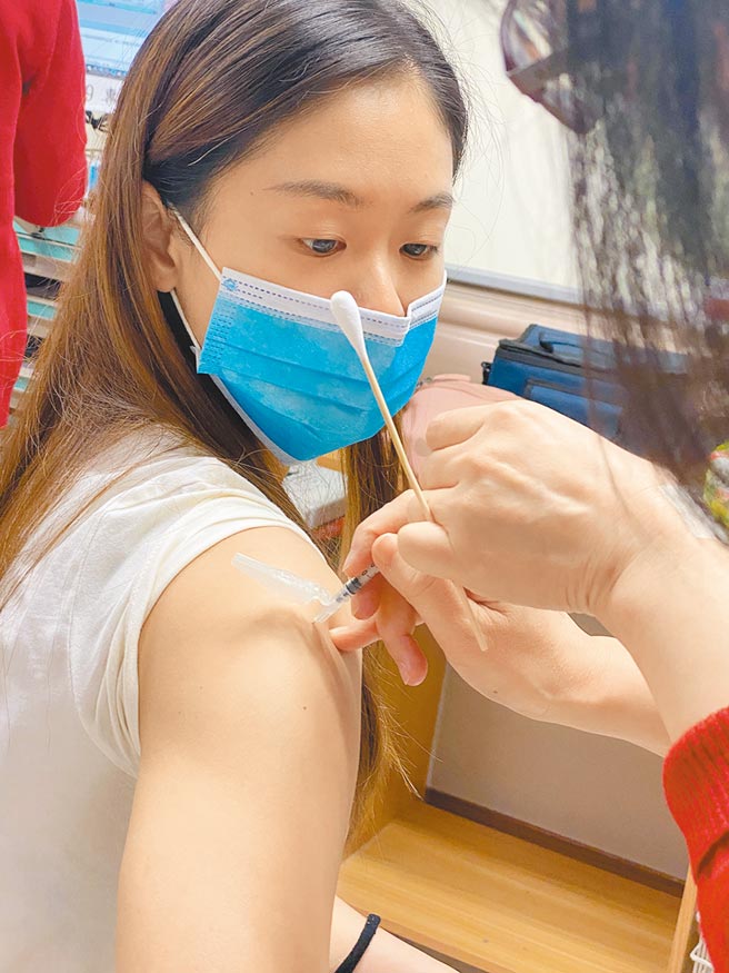 空手道「小清新」文姿云完成新冠疫苗施打，预计月底出征葡萄牙比赛。（文姿云提供）