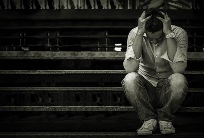 擁大筆祖產卻過得像窮人 男抱怨父親意外曝存款 網傻：炫富嗎(示意圖/達志影像)