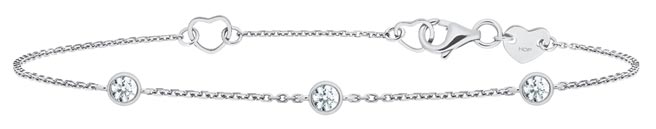 HEARTS ON FIRE钻石入门款SPARKLING DIAMONDS系列手炼，4万5000元。（HOF提供）