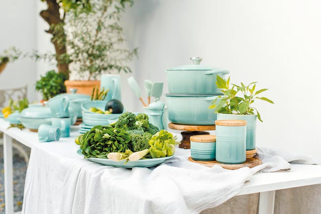 LE CREUSET悠然绿系列，全系列共21个品项。（LE CREUSET提供）