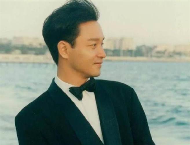 張國榮至今仍是許多人心目中無法抹去的經典人物。(圖/翻攝自微博)