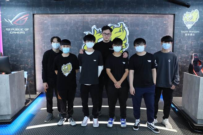 「2021 ACS传说对决）校园联赛夏季赛」，台中市青年高中「青年勇士」战队闯进夏季例行赛8强。（台中市府提供／卢金足台中传真）