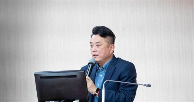 立委鲁明哲指出，「老人困老宅」情况愈趋严重，政府必须重视。（图／翻摄鲁明哲脸书）