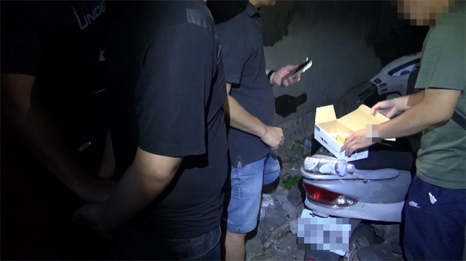 警方在杨姓哥哥身上查获恺他命等毒品。（台中市警察局提供／张妍溱台中传真）